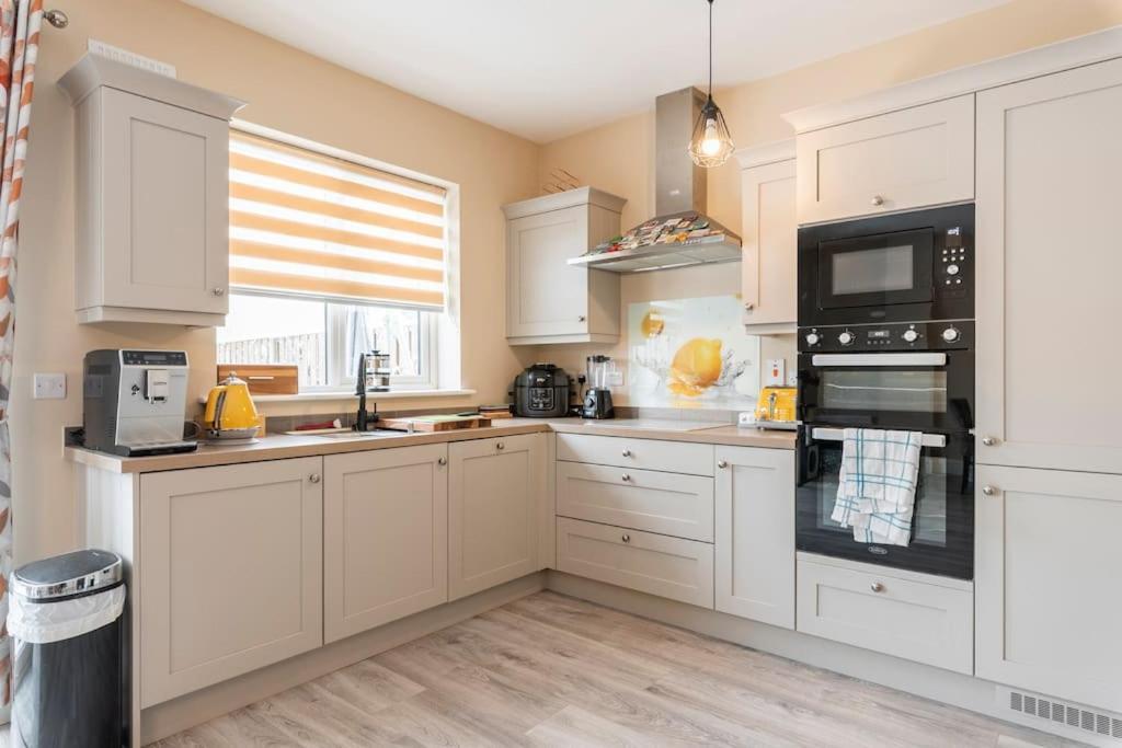 Dublin Jacuzzi Escape Apartment Екстериор снимка